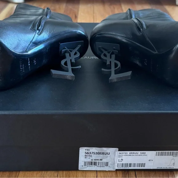 Saint Laurent Black Heeled Boots with Glossy Finish - Picture 5 of 6